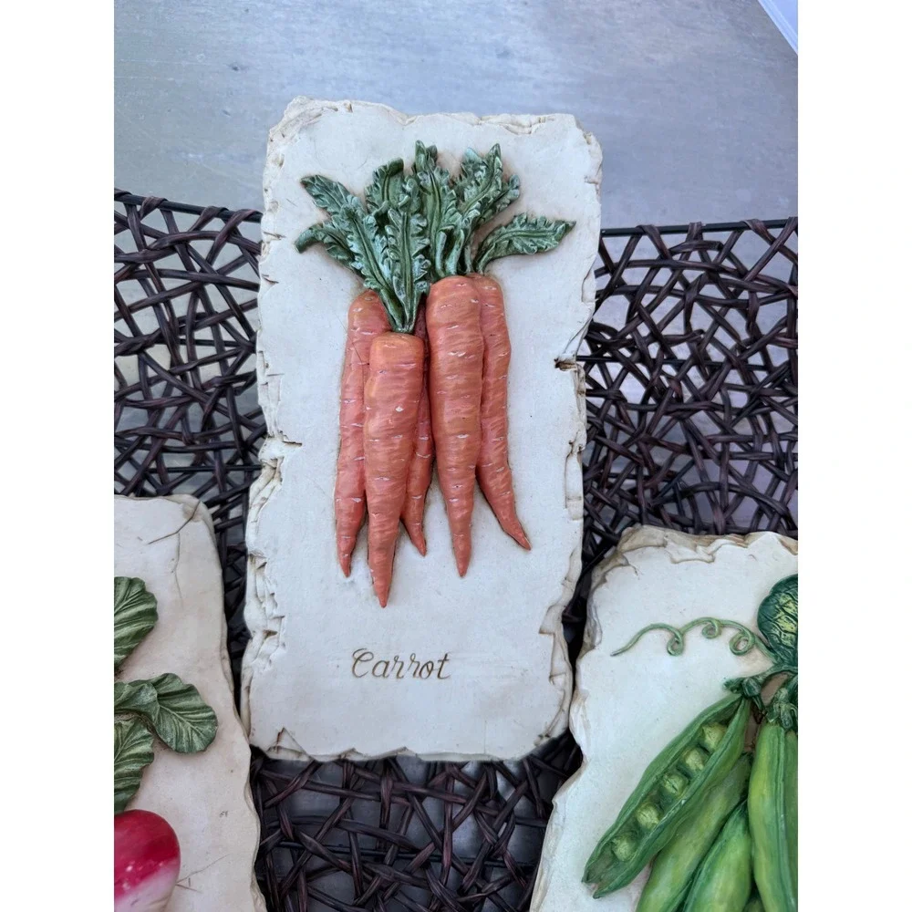 Vintage Style 3D Vegetable Wall Art Set of 3 Carrot Radish Pea Kitchen Decor